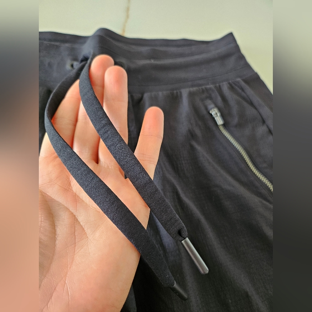 ATHLETA Pants Womens Sz 6 Black Trekkie North Jogger Athleisure - Picture 9 of 16
